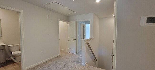 Building Photo - 23 Berryville Dr