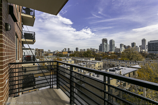 Building Photo - 873 N Larrabee St