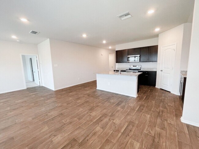 Building Photo - 912 Cinnamon Teal