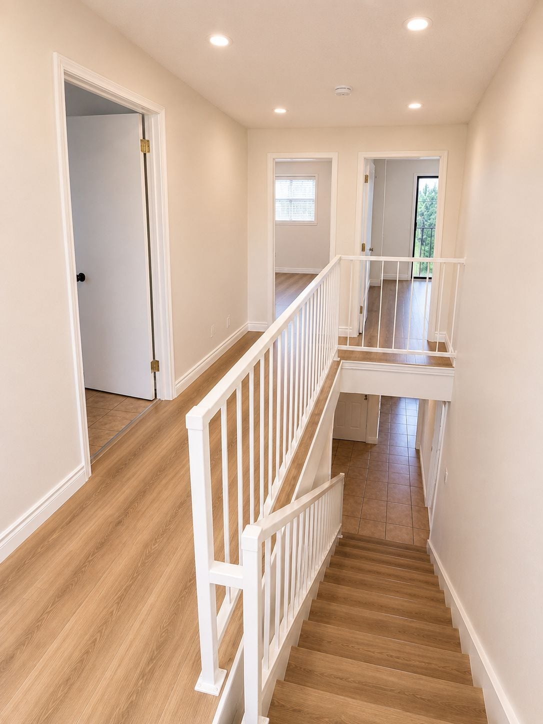 STAIRWAY - 2118 Obarr Pl