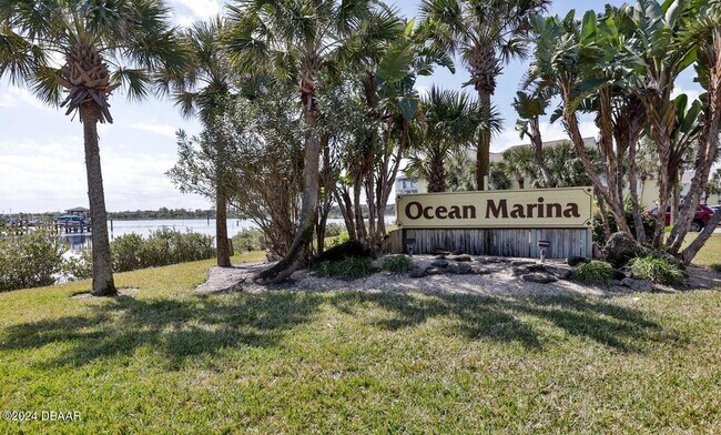 Building Photo - 1000 Ocean Marina Dr