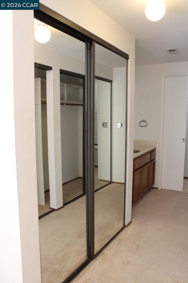 Building Photo - 3614 Stoneglen S