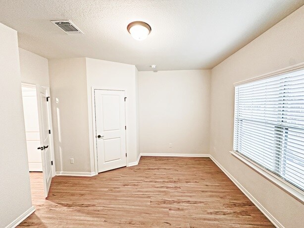 Building Photo - 13823 Enzo Gate