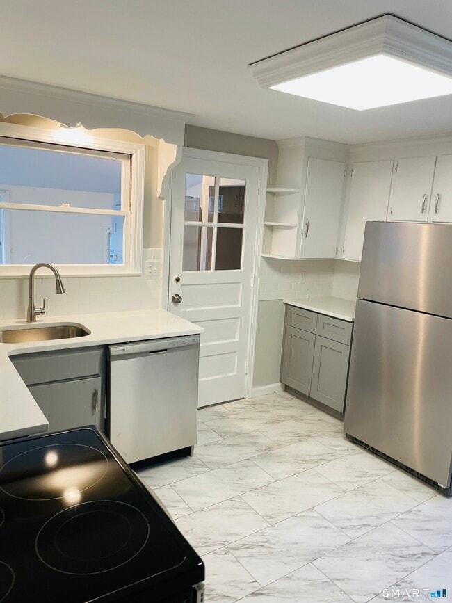 Building Photo - 103 Seymour Ave