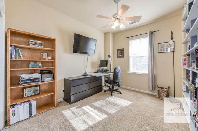 Building Photo - Charming Harlan Ranch Home!