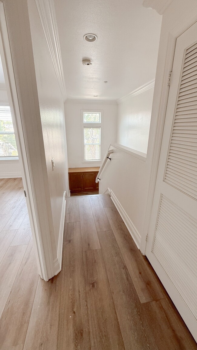 Building Photo - 5 Bluefin Ct