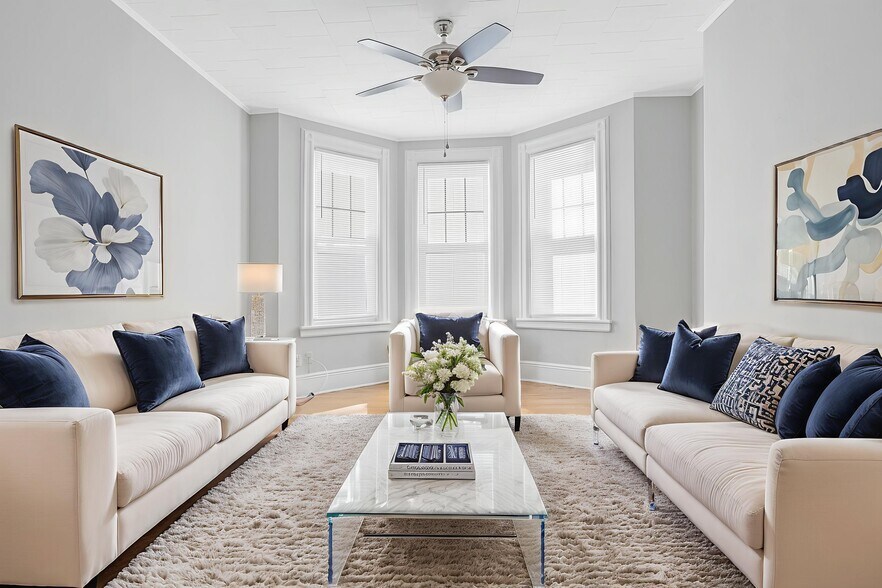 Building Photo - 128 Oak St