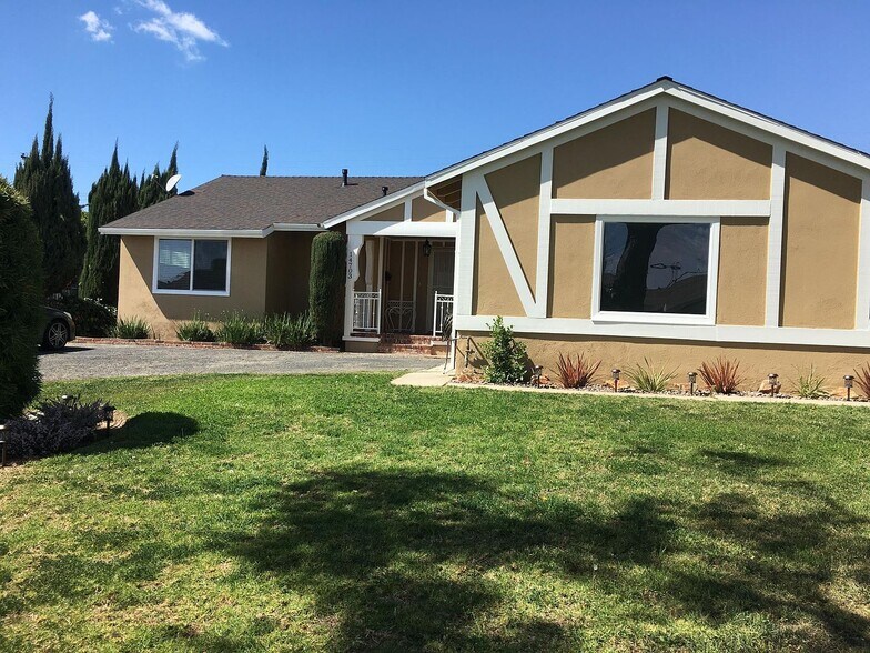 Building Photo - 14703 Gandesa Rd