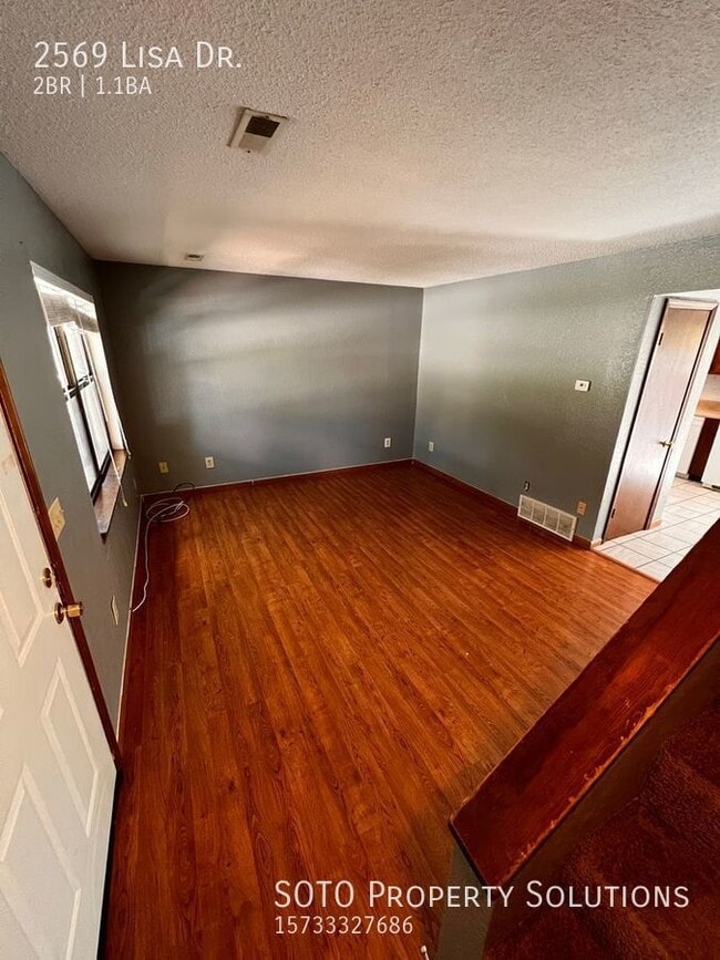 Building Photo - 2BD/1.5 BA Duplex off of Lexington