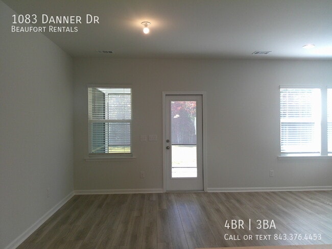 Building Photo - 1083 Danner Dr