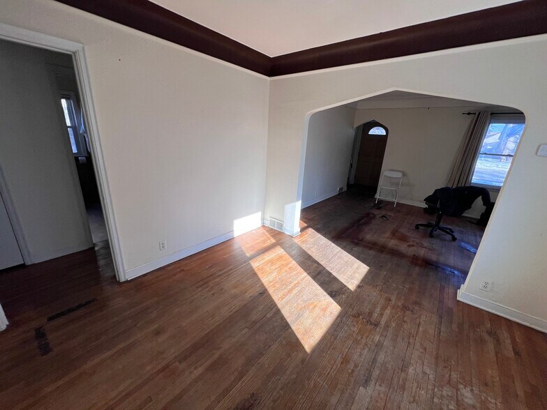 Building Photo - 4536 Park Ave