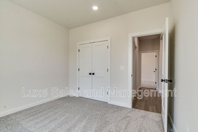 Building Photo - 8329 NW 163rd Ter