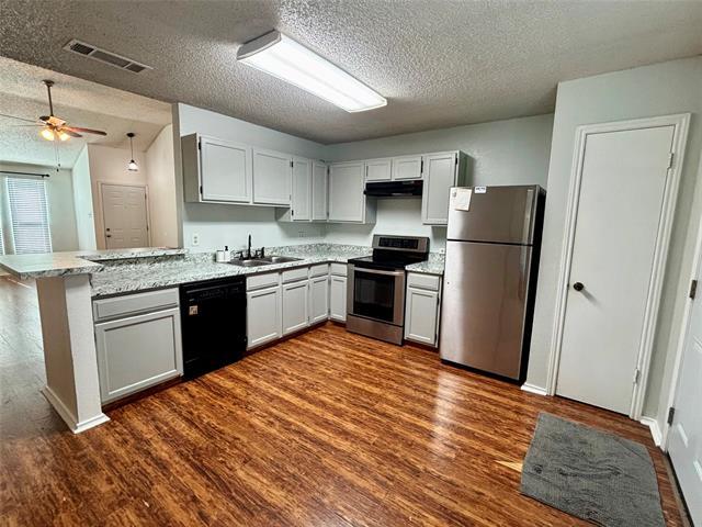 Building Photo - 811 Midcreek Dr