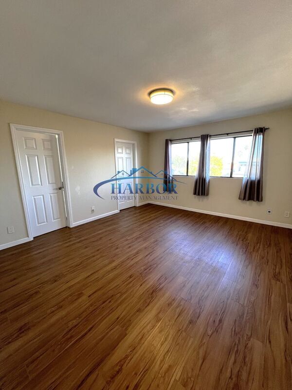 Building Photo - 1166 W 22nd St