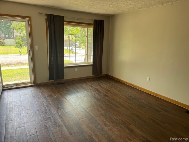Building Photo - 24755 Trombley St