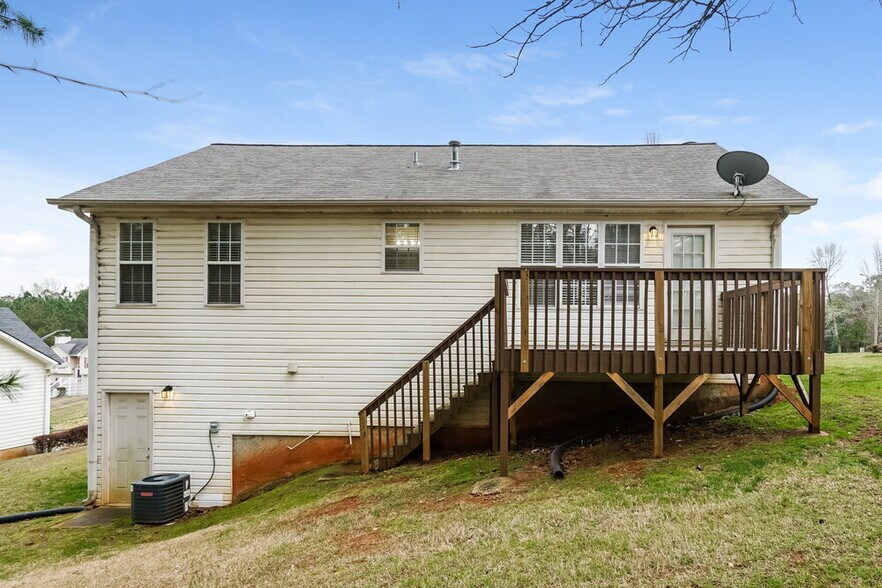 Building Photo - 6320 Wellington Ct