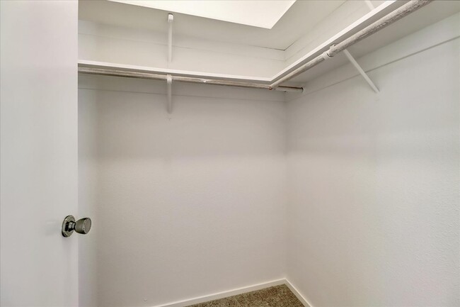 Building Photo - 2BR/2.5BA Home in Cupertino with High Ceil...