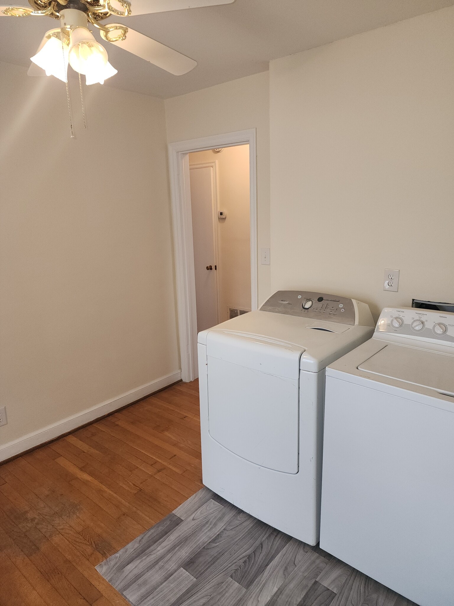 Building Photo - 3843 Plantation Rd NE