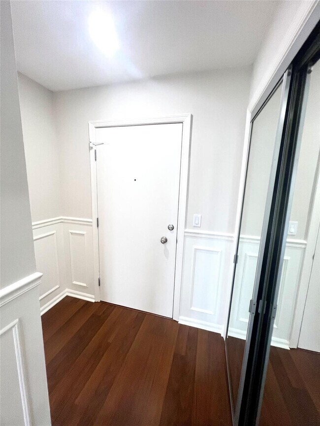 Building Photo - 2270 NE 68th St