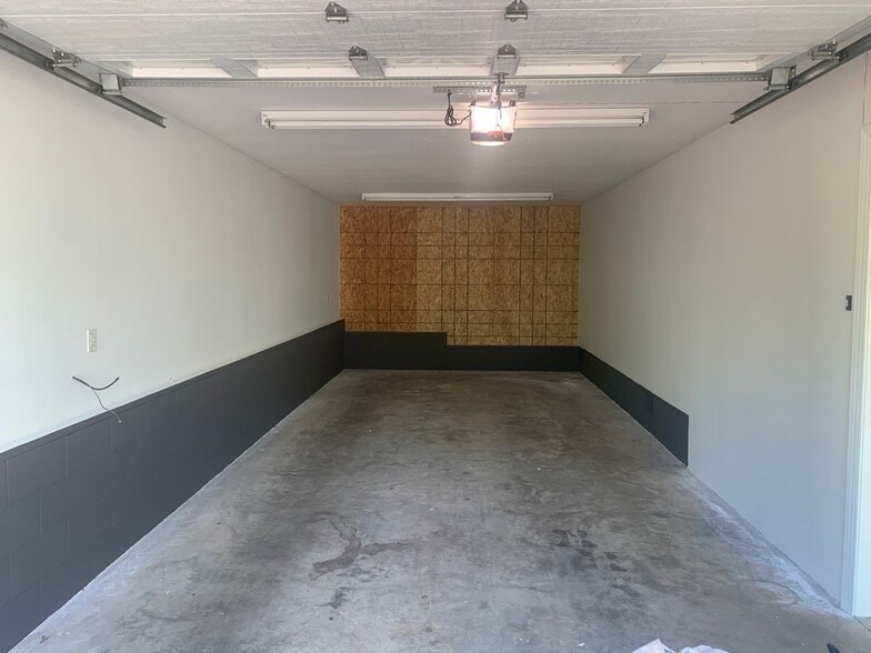 Building Photo - 40 Brierfield Dr