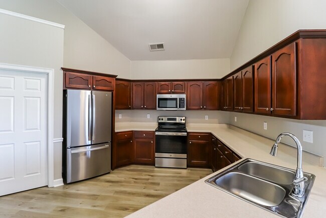 Building Photo - Beautiful 3-Bedroom Bartlett Home