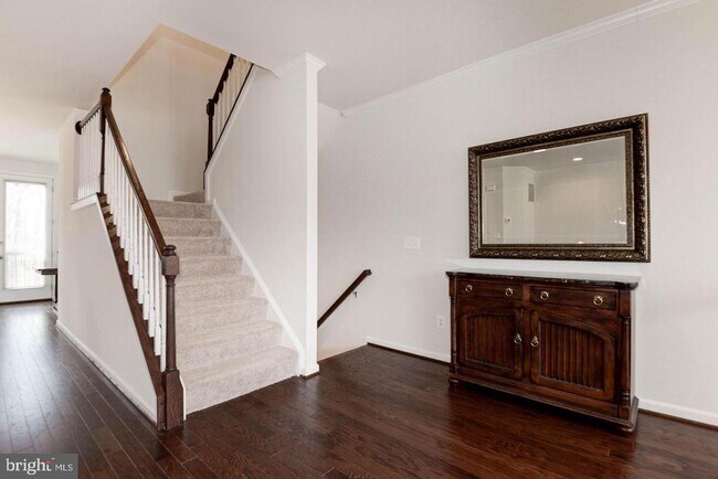 Building Photo - 42482 Dogwood Glen Square