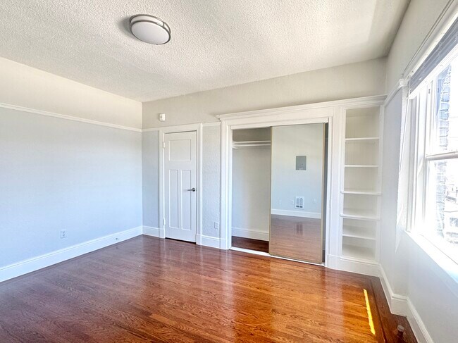 Building Photo - 840 Van Ness Ave
