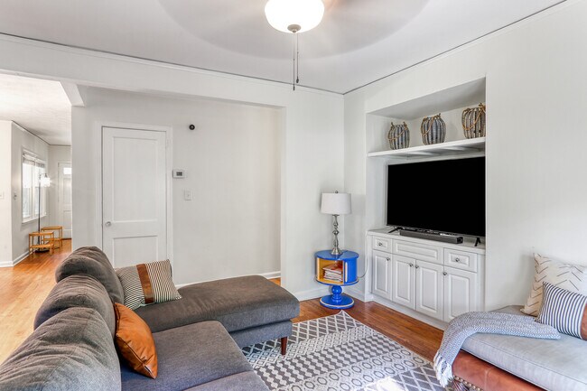 Building Photo - 2489 Semmes St