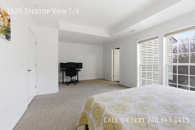 Building Photo - 1629 Treetop View Terrace