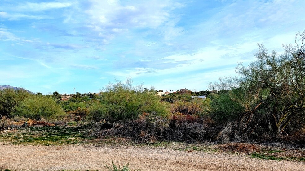 Building Photo - 7400 N Meredith Blvd