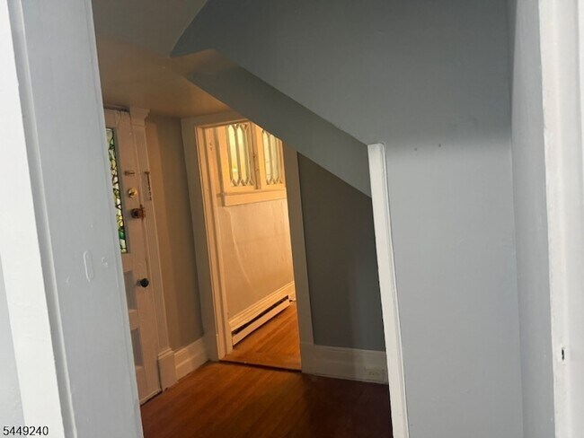 Building Photo - 324 Claremont Ave