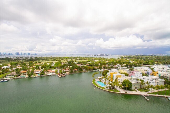 Building Photo - 5900 Collins Ave