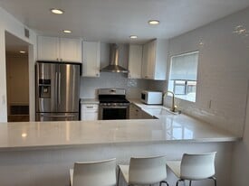 Building Photo - 1216 S Saltair Ave