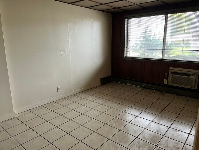 Building Photo - 74 Pratt Ave