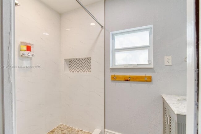 Building Photo - 6510 NW 21st St