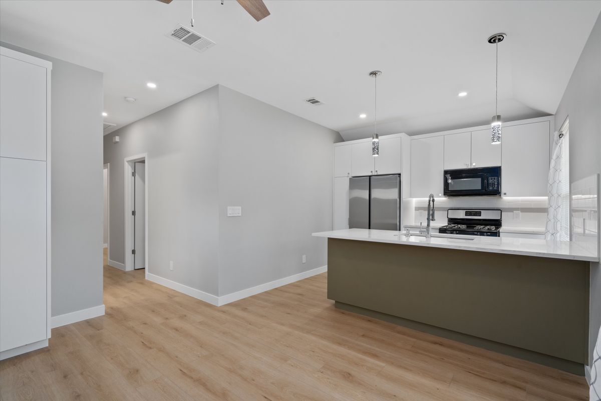 Building Photo - 10004 1/2 Gail RD