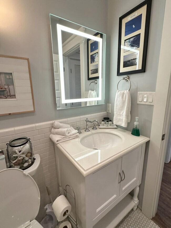 Building Photo - 1113 Pompano Ave