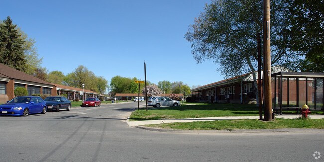Briarwood Place - George D. Robinson Apartments - II