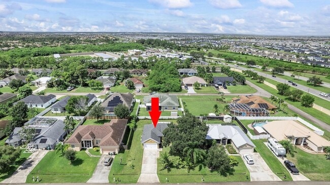 Building Photo - 1622 SW Realty St