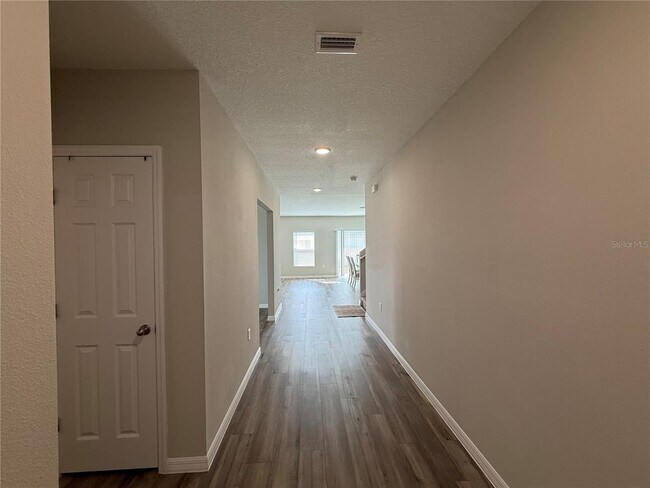 Building Photo - 3464 Dahlia Dr