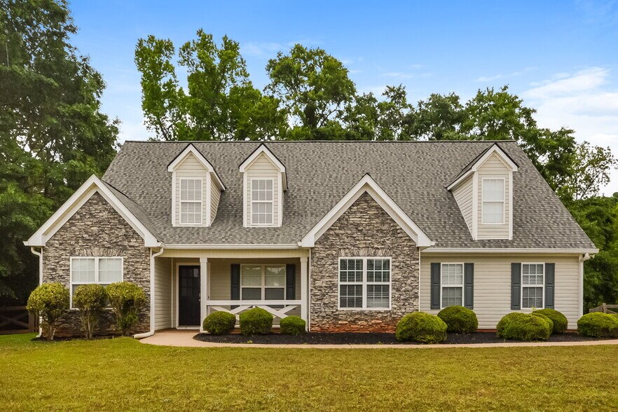 Primary Photo - 609 Honey Creek Rd