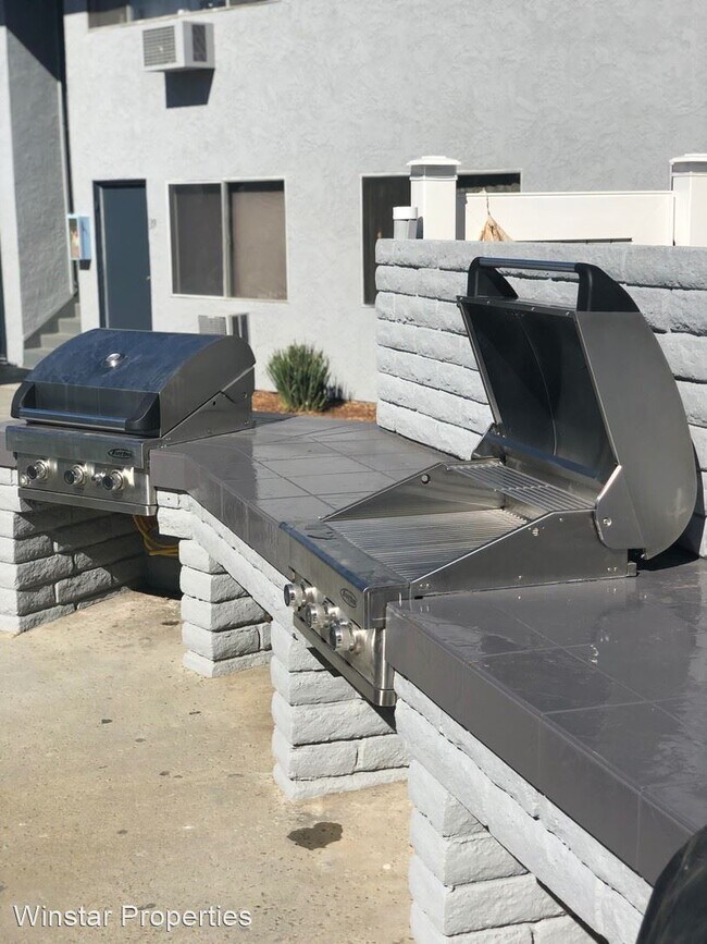 Building Photo - 2 br, 1 bath Apartment - 317 E La Palma Ave