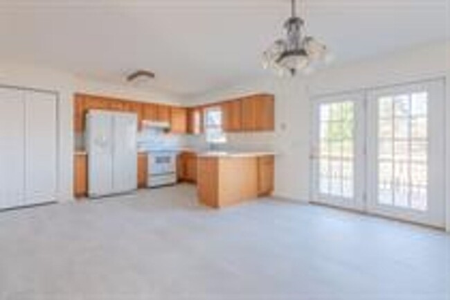 Building Photo - Spacious House In Christiansburg