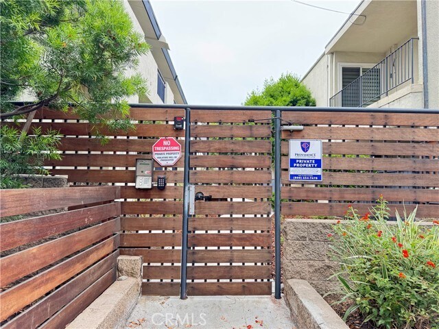 Building Photo - 251 N Oakland Ave