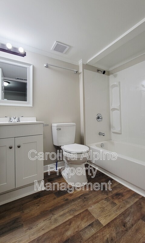 Building Photo - 505 Martin St