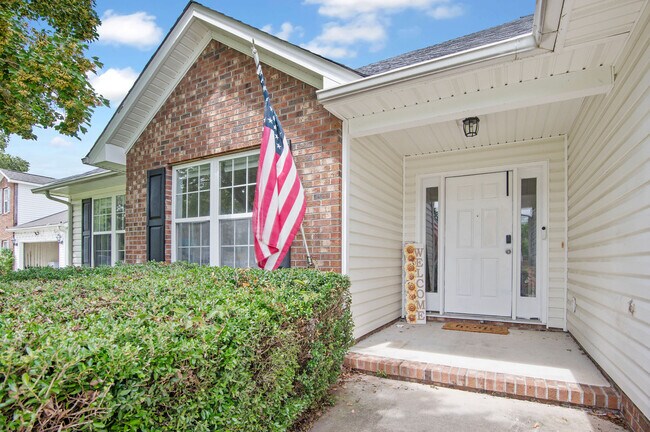 Building Photo - 202 Weeping Hollow Ct