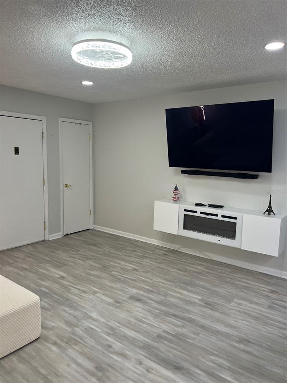 Building Photo - 2400 Winding Creek Blvd