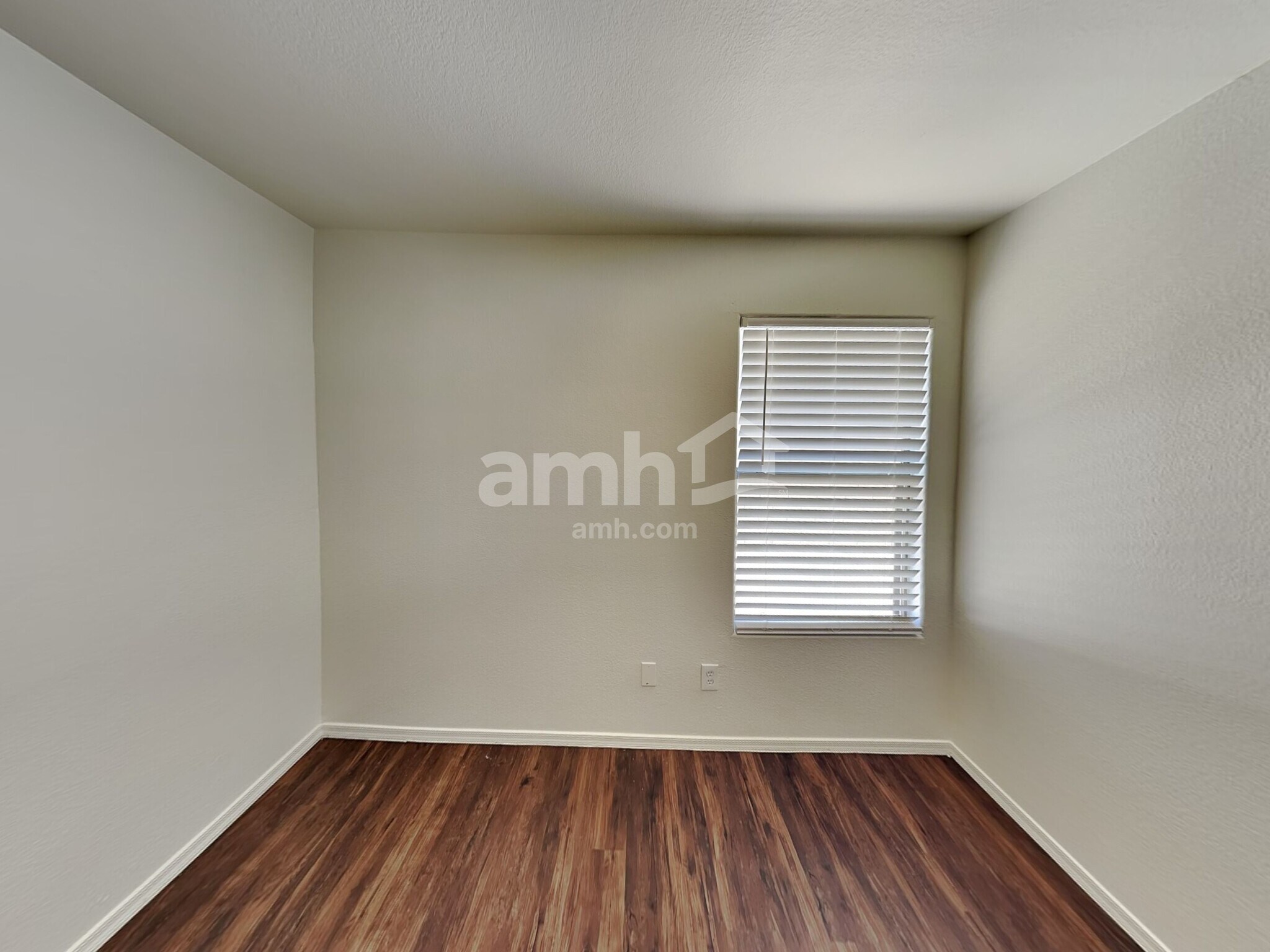 Building Photo - 7830 E Onza Ave