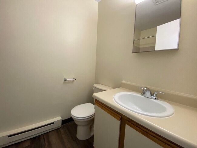 Building Photo - 147 Eastern Ave