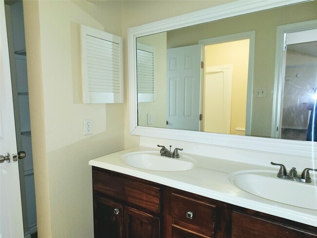Building Photo - 322 Windward